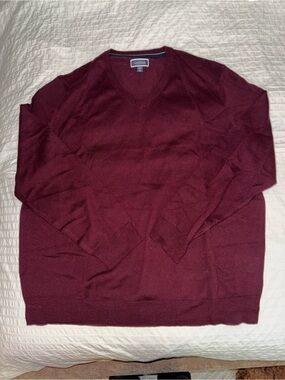 Club Room maroon/burgundy V-neck knit pullover sweater